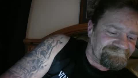 Snapshot of bigload1972 chatting on 10/15/25, 12:22 bigload1972 online show from 10/15/25, 12:22