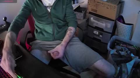 Snapshot of biglummel15 chatting on 02/27/25, 10:53 biglummel15 online show from 02/27/25, 10:53