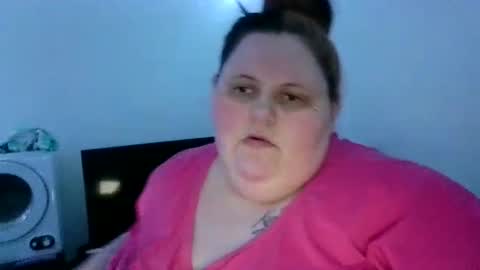 Snapshot of bigmama91 chatting on 09/23/25, 04:43 bigmama91 online show from 09/23/25, 04:43