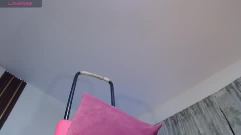 Snapshot of bigntastyclit chatting on 10/03/25, 03:36 Luna online show from 10/03/25, 03:36