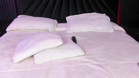 Zayra online show from 09/19/25, 08:05