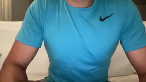 Snapshot of bigsong78 chatting on 10/16/25, 05:58 BigHardCock horny Balearic Islands online show from 10/16/25, 05:58