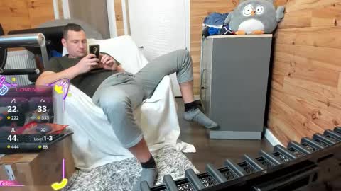 Snapshot of bigsshark chatting on 11/18/25, 08:46 bigsshark online show from 11/18/25, 08:46