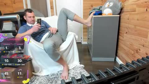 Snapshot of bigsshark chatting on 11/29/25, 11:57 bigsshark online show from 11/29/25, 11:57