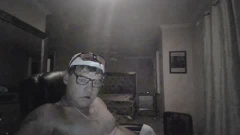 Snapshot of bigsteve24cm chatting on 06/25/26, 04:56 bigsteve24cm online show from 06/25/26, 04:56