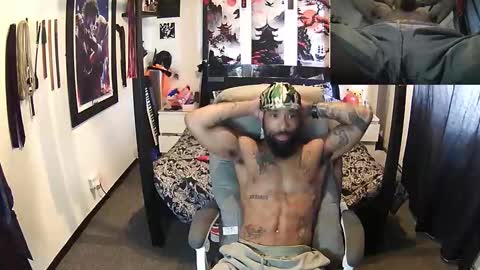 Snapshot of bigtawkz chatting on 10/22/25, 02:28 bigtawkz online show from 10/22/25, 02:28