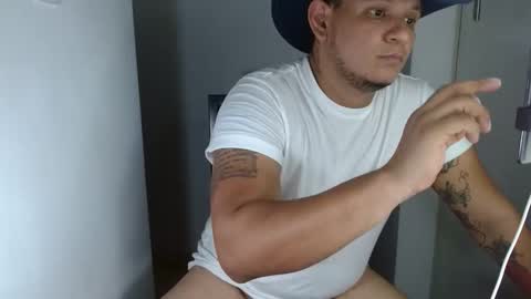 Snapshot of bigthick_blackcock chatting on 11/27/25, 07:10 MANUEL online show from 11/27/25, 07:10