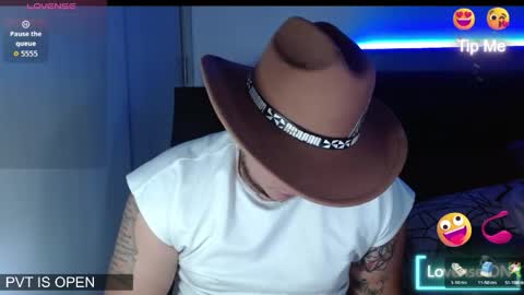 Snapshot of bigthick_blackcock chatting on 04/15/26, 07:58 MANUEL online show from 04/15/26, 07:58