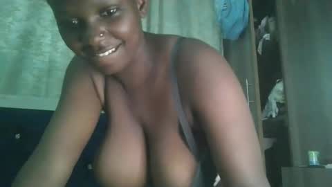 bigtit166077 online show from 10/28/25, 07:16