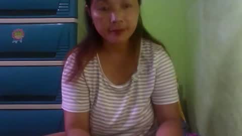 Snapshot of bigtits_24 chatting on 10/31/25, 10:44 bigtits_24 online show from 10/31/25, 10:44