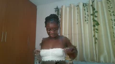 Snapshot of bigtits_baddie chatting on 12/15/25, 07:45 bigtits_baddie online show from 12/15/25, 07:45