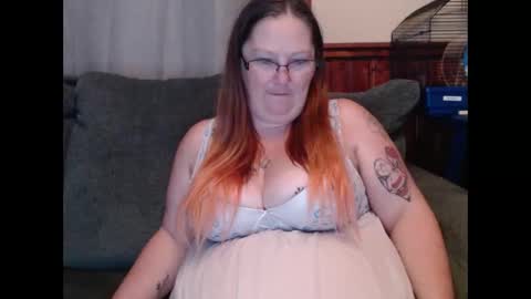 Snapshot of bigtitsgirl9991 chatting on 10/15/25, 01:28 Kim online show from 10/15/25, 01:28