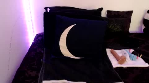 Nichole lights online show from 07/06/26, 11:07