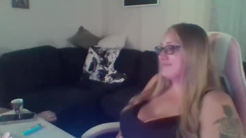 Mountain Mama online show from 10/03/25, 01:13