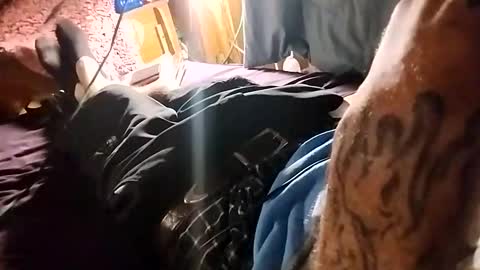 Snapshot of bigwalkdog420 chatting on 09/20/25, 01:17 bigwalkdog420 online show from 09/20/25, 01:17