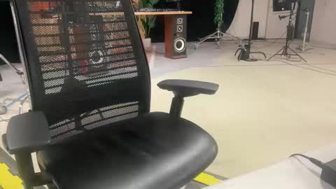 Snapshot of bigwhitecockcolorado chatting on 06/08/26, 10:32 Big White Cock Worship online show from 06/08/26, 10:32