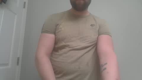 Snapshot of bigwhiteone37613 chatting on 12/14/25, 11:42 bigwhiteone37613 online show from 12/14/25, 11:42