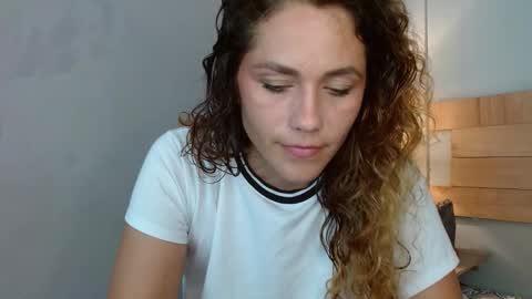 Snapshot of biki_sensual chatting on 02/09/26, 01:31 hi soy natural girl biki online show from 02/09/26, 01:31