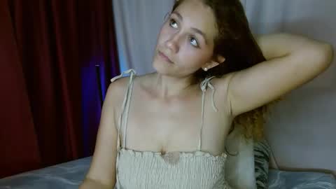 Snapshot of biki_sensual chatting on 03/23/26, 01:20 hi soy natural girl biki online show from 03/23/26, 01:20