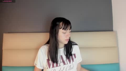 Snapshot of bilie__eilish chatting on 04/16/26, 12:17 bilie__eilish online show from 04/16/26, 12:17