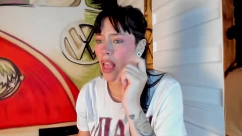 Snapshot of bilie__eilish chatting on 04/22/26, 01:01 bilie__eilish online show from 04/22/26, 01:01