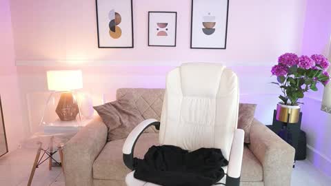 billiebrownn online show from 10/17/25, 07:16