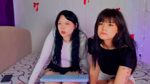 Snapshot of billiemilash chatting on 03/26/26, 06:30 We are Luna and Layla. We are 20 Welcome to our room online show from 03/26/26, 06:30