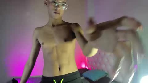 Snapshot of billy_jamees chatting on 11/14/25, 04:49 Sam online show from 11/14/25, 04:49