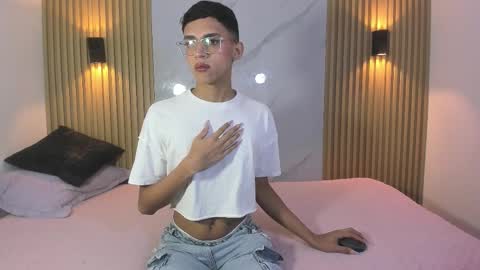 Snapshot of billy_jamees chatting on 11/20/25, 11:54 Sam online show from 11/20/25, 11:54