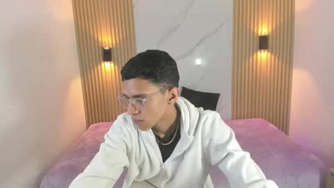 Snapshot of billy_jamees chatting on 12/04/25, 12:03 Sam online show from 12/04/25, 12:03