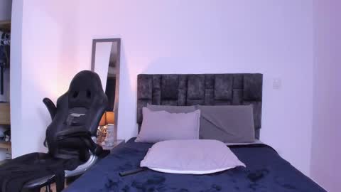 dariux john online show from 12/12/24, 12:05