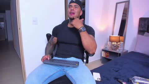 dariux john online show from 12/13/24, 01:37