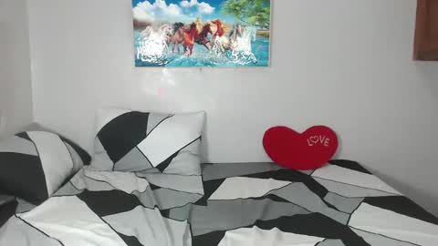 Kate online show from 11/17/25, 04:46