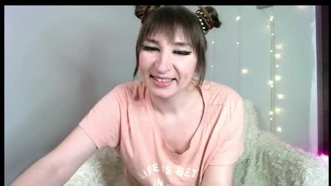 Snapshot of birdie_kiss chatting on 04/17/26, 07:28 birdie_kiss online show from 04/17/26, 07:28