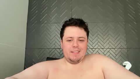 Snapshot of bisexualchubbyboy chatting on 12/26/24, 08:18 james online show from 12/26/24, 08:18