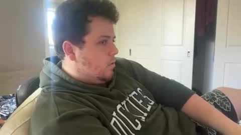 Snapshot of bisexualchubbyboy chatting on 01/11/25, 04:27 james online show from 01/11/25, 04:27