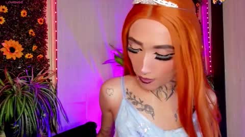 Snapshot of bitch_capelli chatting on 10/28/25, 03:32 .. .. online show from 10/28/25, 03:32