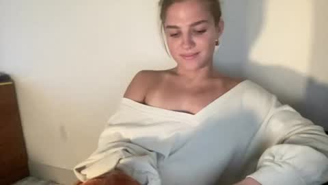 bitemebitcch online show from 07/31/26, 11:48