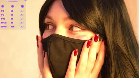 Snapshot of bl4ck_velvet chatting on 10/03/25, 12:13 Kitty online show from 10/03/25, 12:13