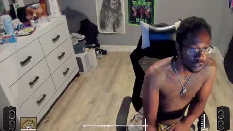 Plant Base Streamers From Pennsylvania online show from 10/19/25, 10:43