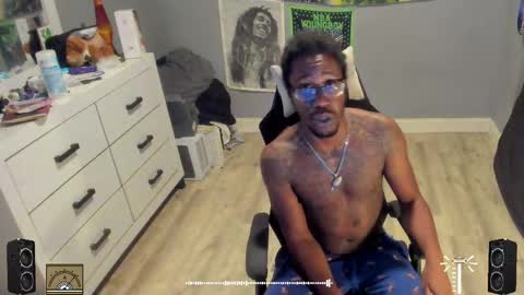 Plant Base Streamers From Pennsylvania online show from 10/21/25, 12:11