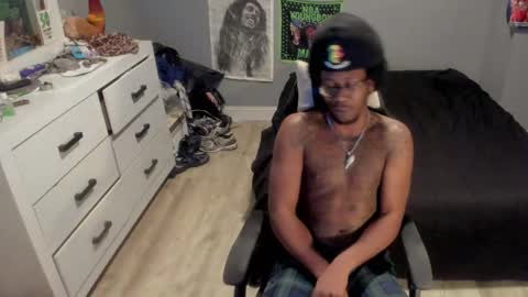 Plant Base Streamers From Pennsylvania online show from 12/04/25, 12:20