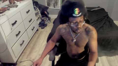 Plant Base Streamers From Pennsylvania online show from 12/05/25, 12:30