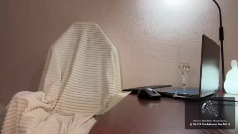 Snapshot of black_alex_ chatting on 04/18/26, 07:07 Alexandra online show from 04/18/26, 07:07
