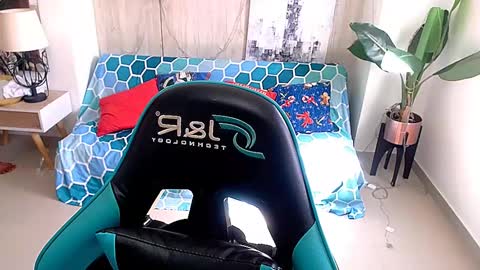 Black online show from 12/03/24, 06:38