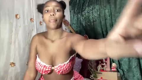 Snapshot of black_hot2024 chatting on 12/11/24, 12:44 MORENITA ISA online show from 12/11/24, 12:44