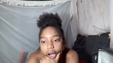 Snapshot of black_hot2024 chatting on 02/02/25, 06:37 MORENITA ISA online show from 02/02/25, 06:37