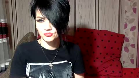 black_hot_01 online show from 12/11/24, 12:12