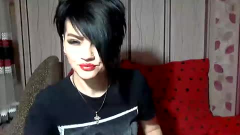 black_hot_01 online show from 12/11/24, 05:21