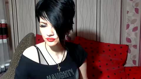 black_hot_01 online show from 12/12/24, 05:31